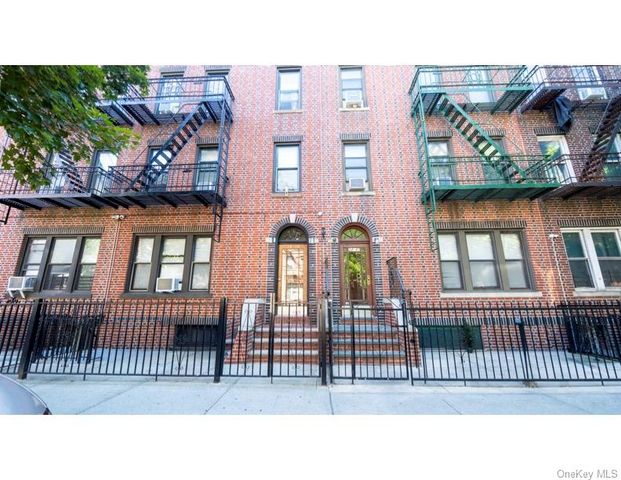 34-39 30th Street 2F, Astoria, NY 11106
