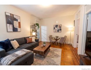 34-39 30th Street 2F, Astoria, NY 11106