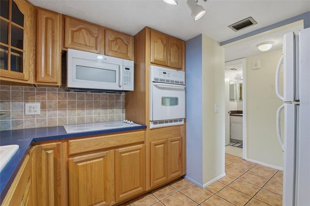 2458 COLUMBIA DRIVE 64, Clearwater, FL 33763