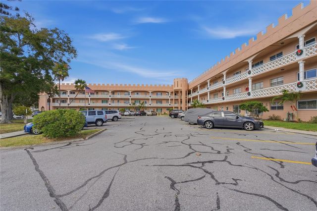 2458 COLUMBIA DRIVE 64, Clearwater, FL 33763