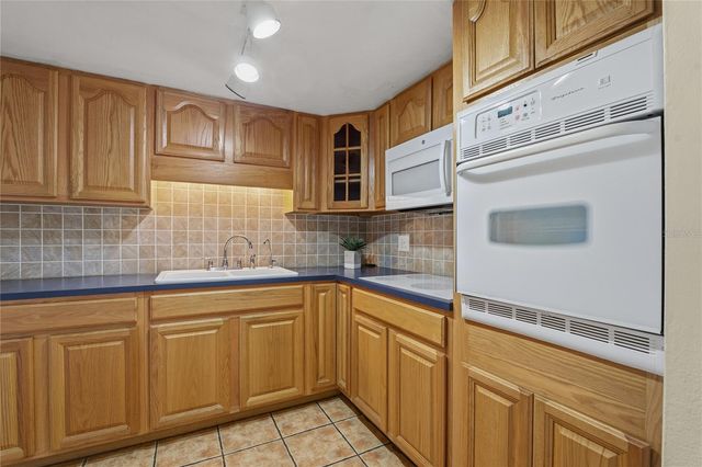 2458 COLUMBIA DRIVE 64, Clearwater, FL 33763