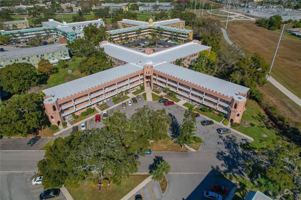 2458 COLUMBIA DRIVE 64, Clearwater, FL 33763