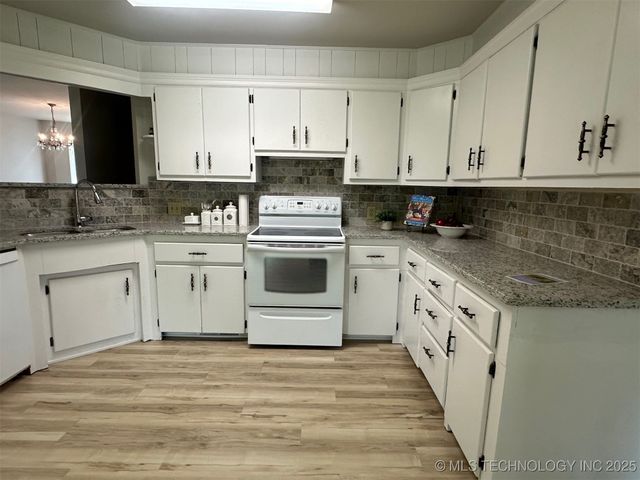 2031 High Hill, Mcalester, OK 74501