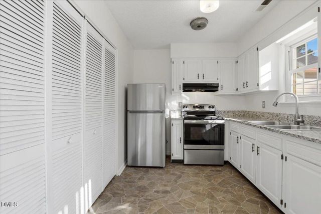 1166 E New Hope Road, Goldsboro, NC 27534