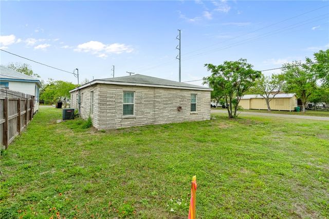 539 W Nelson Ave, Aransas Pass, TX 78336