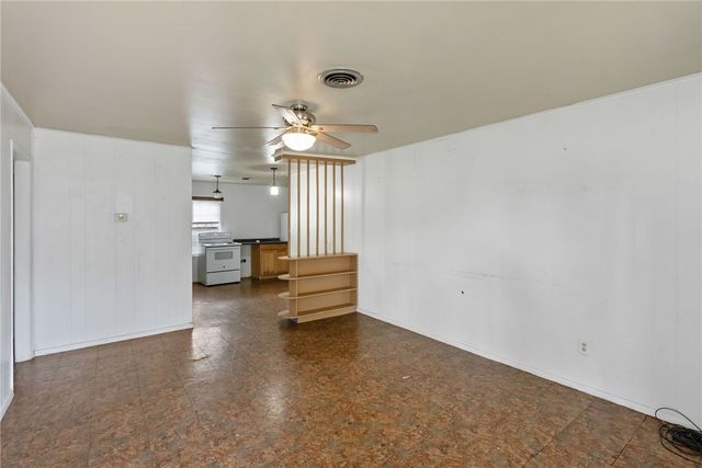 539 W Nelson Ave, Aransas Pass, TX 78336
