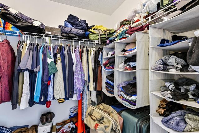 13800 52nd Avenue N, Plymouth, MN 55446