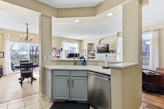 13800 52nd Avenue N, Plymouth, MN 55446