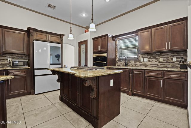 11505 ELLEN Drive, Socorro, TX 79927