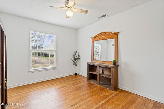 8444 Cedarcrest Drive, Southaven, MS 38671