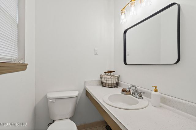 8444 Cedarcrest Drive, Southaven, MS 38671