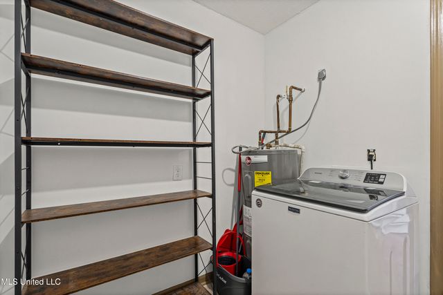 8444 Cedarcrest Drive, Southaven, MS 38671