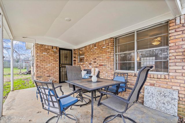 8444 Cedarcrest Drive, Southaven, MS 38671