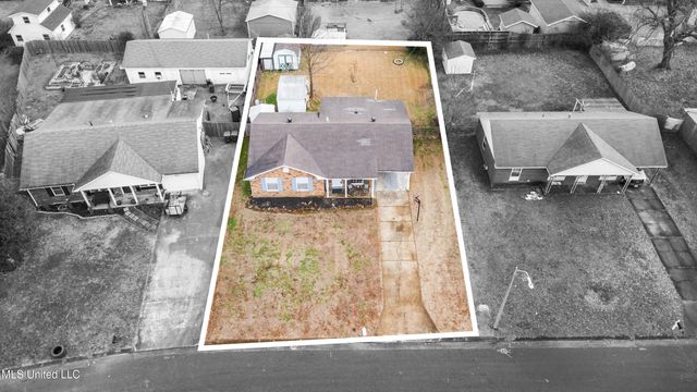 8444 Cedarcrest Drive, Southaven, MS 38671