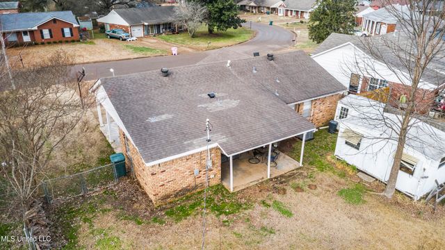 8444 Cedarcrest Drive, Southaven, MS 38671