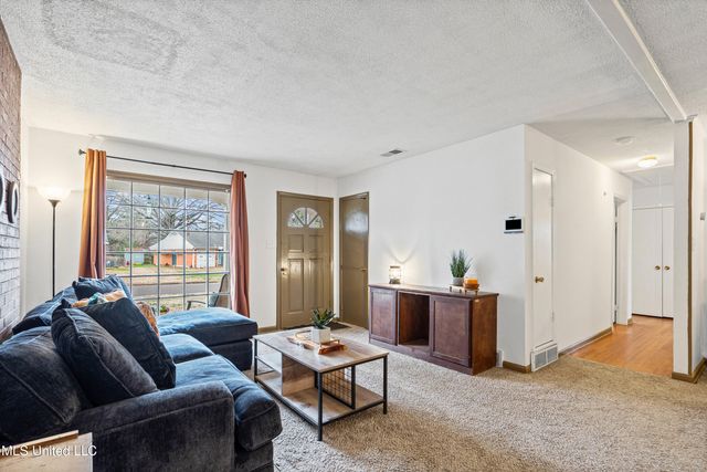 8444 Cedarcrest Drive, Southaven, MS 38671