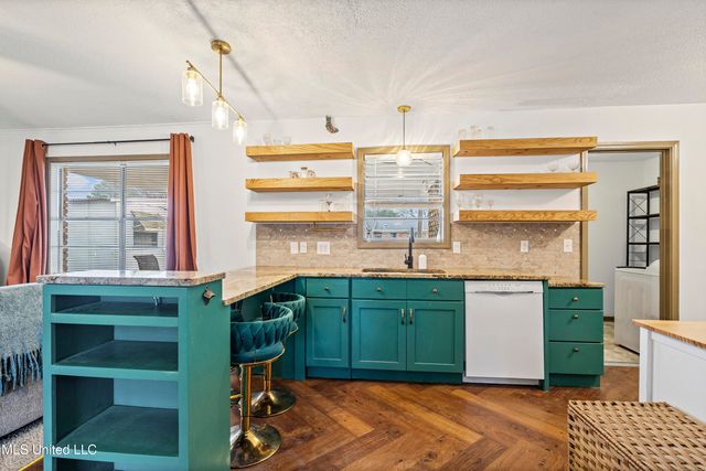 8444 Cedarcrest Drive, Southaven, MS 38671