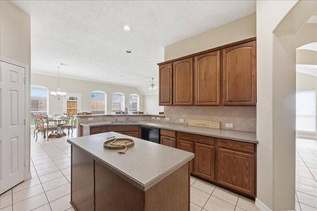 13615 Cotton Run, Mont Belvieu, TX 77523