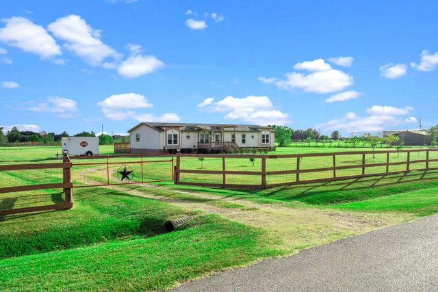 32811 S Red Leaf Lane, Brookshire, TX 77423