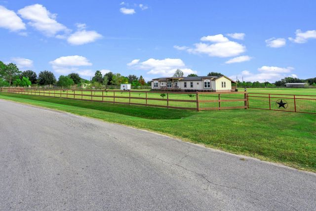 32811 S Red Leaf Lane, Brookshire, TX 77423