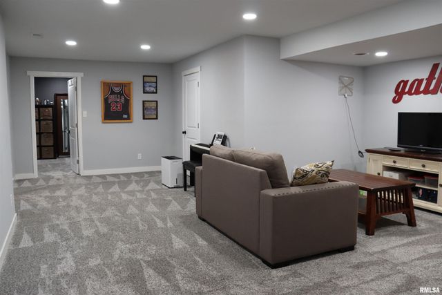 1244 BROWN Court, Washington, IL 61571
