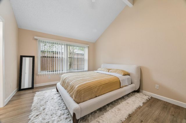 1054 Margate Drive, Pearland, TX 77584