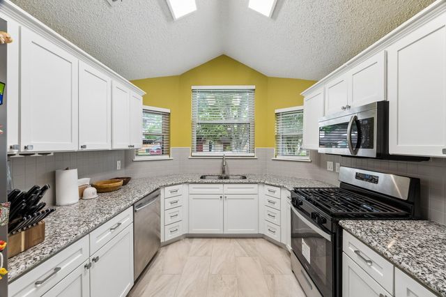 1054 Margate Drive, Pearland, TX 77584