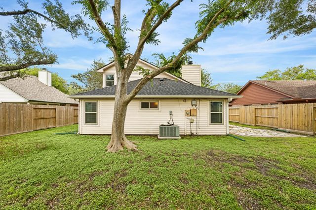1054 Margate Drive, Pearland, TX 77584