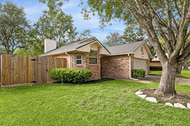 1054 Margate Drive, Pearland, TX 77584