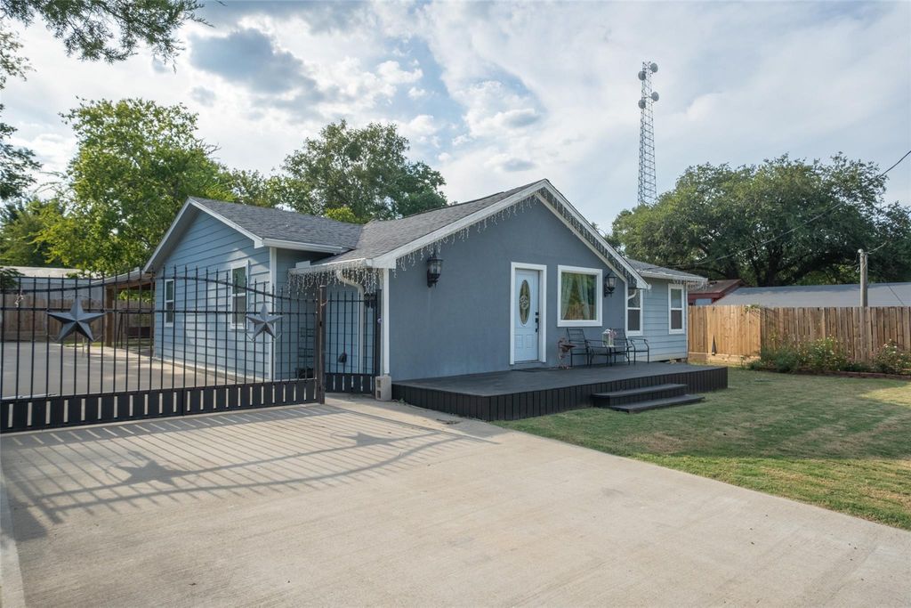 110 S 4th Street, Conroe, TX 77301