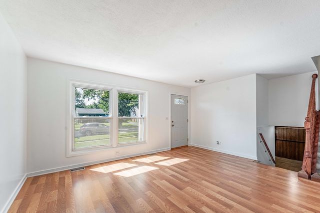 132 Garden Drive, Bolingbrook, IL 60440