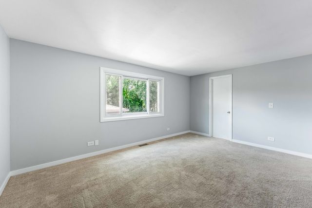 132 Garden Drive, Bolingbrook, IL 60440