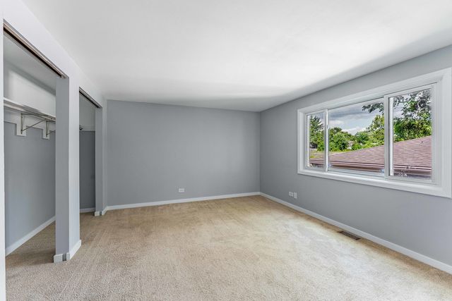 132 Garden Drive, Bolingbrook, IL 60440