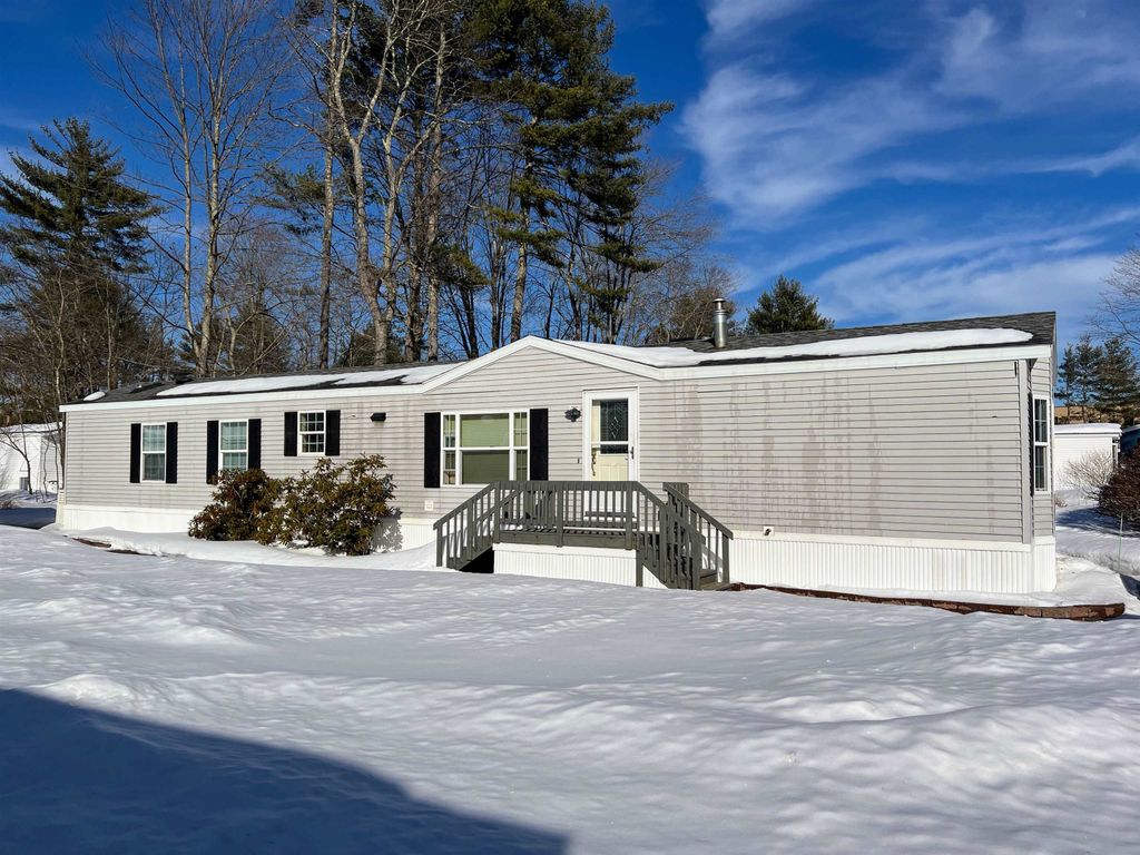 80 Colonial Village, Somersworth, NH 03878