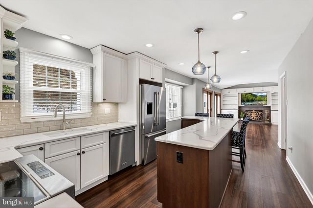 2145 W WELLINGTON RD, Newtown, PA 18940