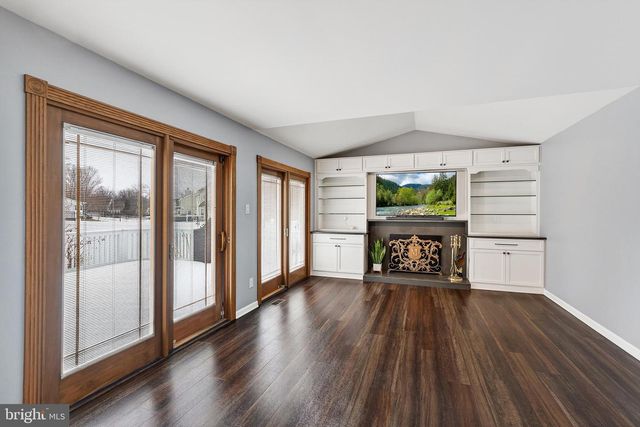 2145 W WELLINGTON RD, Newtown, PA 18940