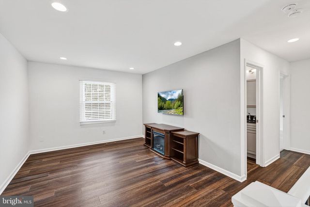 2145 W WELLINGTON RD, Newtown, PA 18940