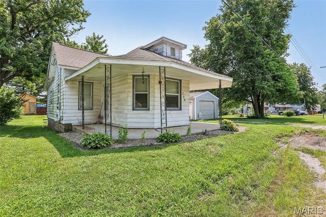 709 Simpson Street, Pocahontas, IL 62275