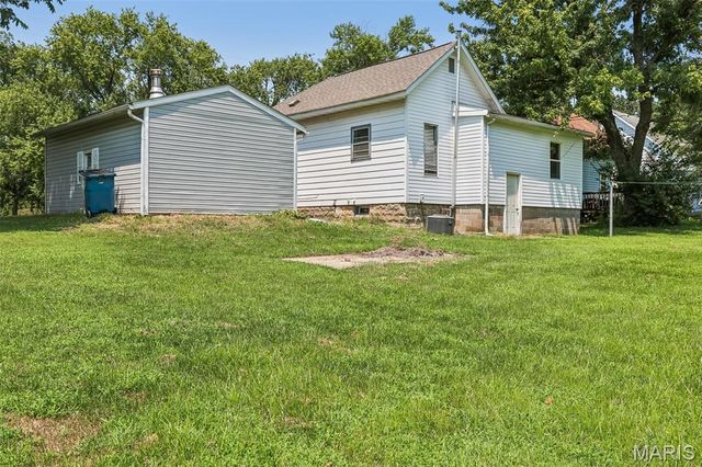 709 Simpson Street, Pocahontas, IL 62275
