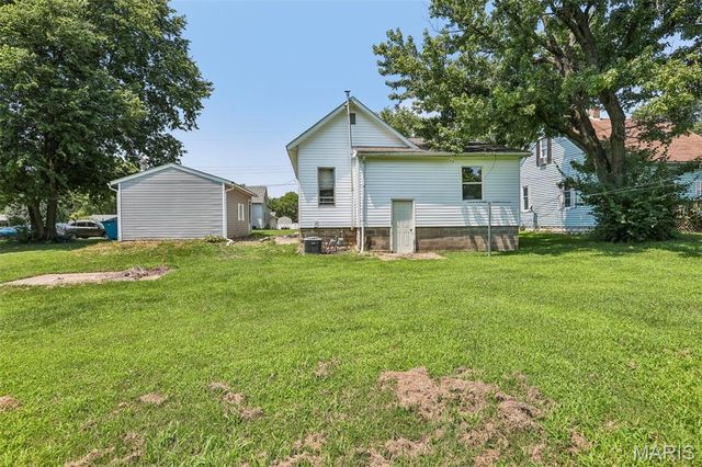 709 Simpson Street, Pocahontas, IL 62275