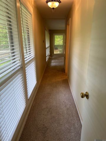 3833 Valentine Rd, Baton Rouge, LA 70816