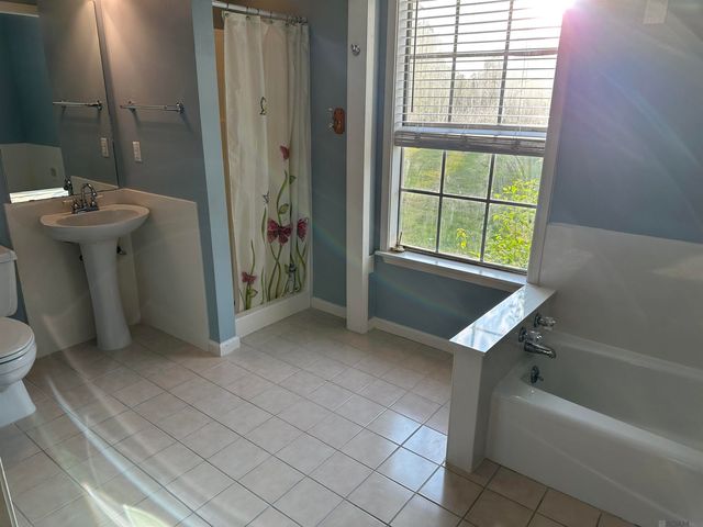 3833 Valentine Rd, Baton Rouge, LA 70816