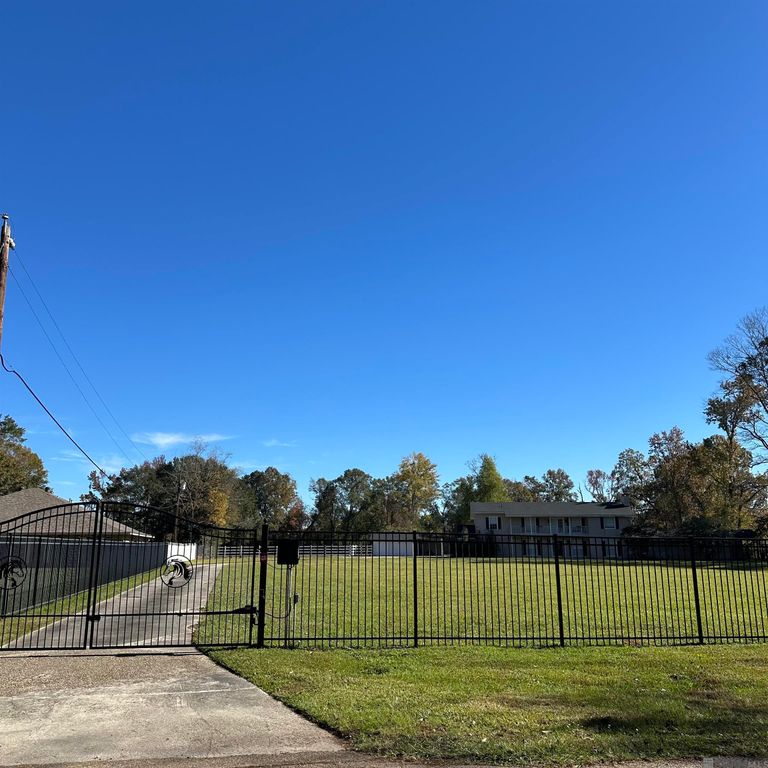 3833 Valentine Rd, Baton Rouge, LA 70816