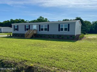 569 Pope Road, Rose Hill, NC 28458
