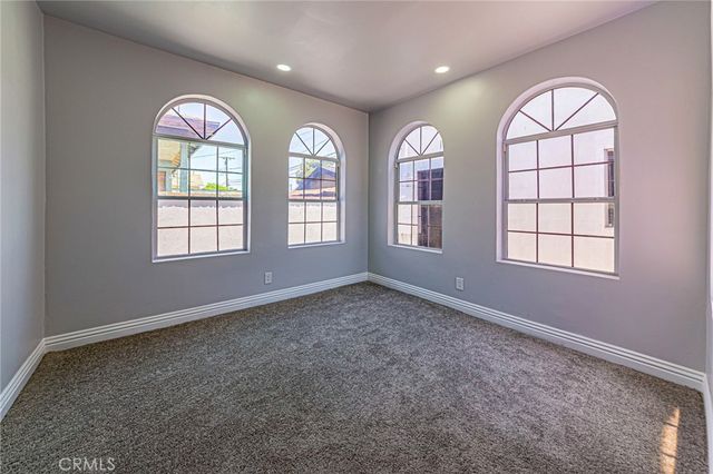 5334 S Victoria, Los Angeles, CA 90043