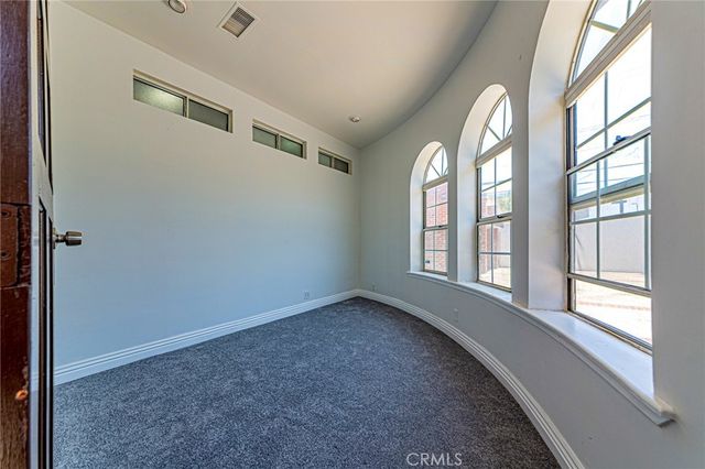 5334 S Victoria, Los Angeles, CA 90043