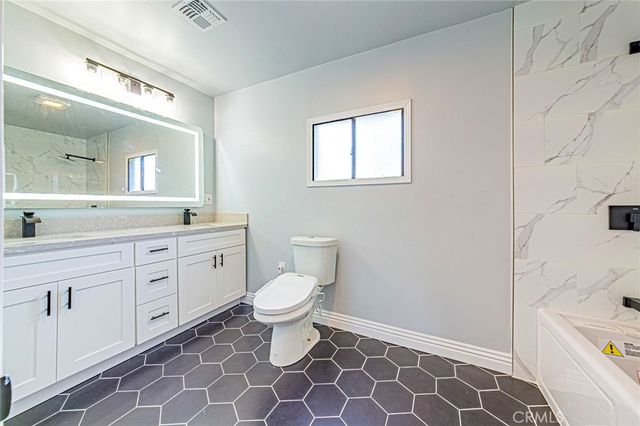 5334 S Victoria, Los Angeles, CA 90043