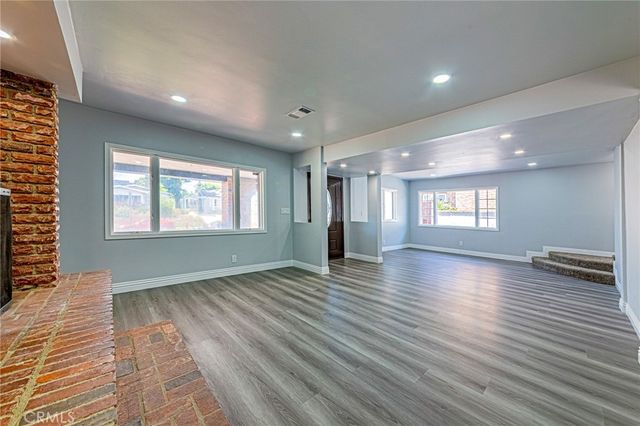 5334 S Victoria, Los Angeles, CA 90043