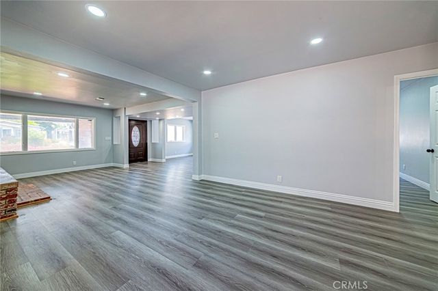 5334 S Victoria, Los Angeles, CA 90043