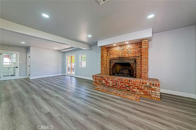 5334 S Victoria, Los Angeles, CA 90043